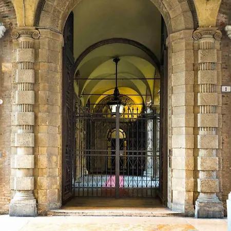 Casa Garisenda Bologna